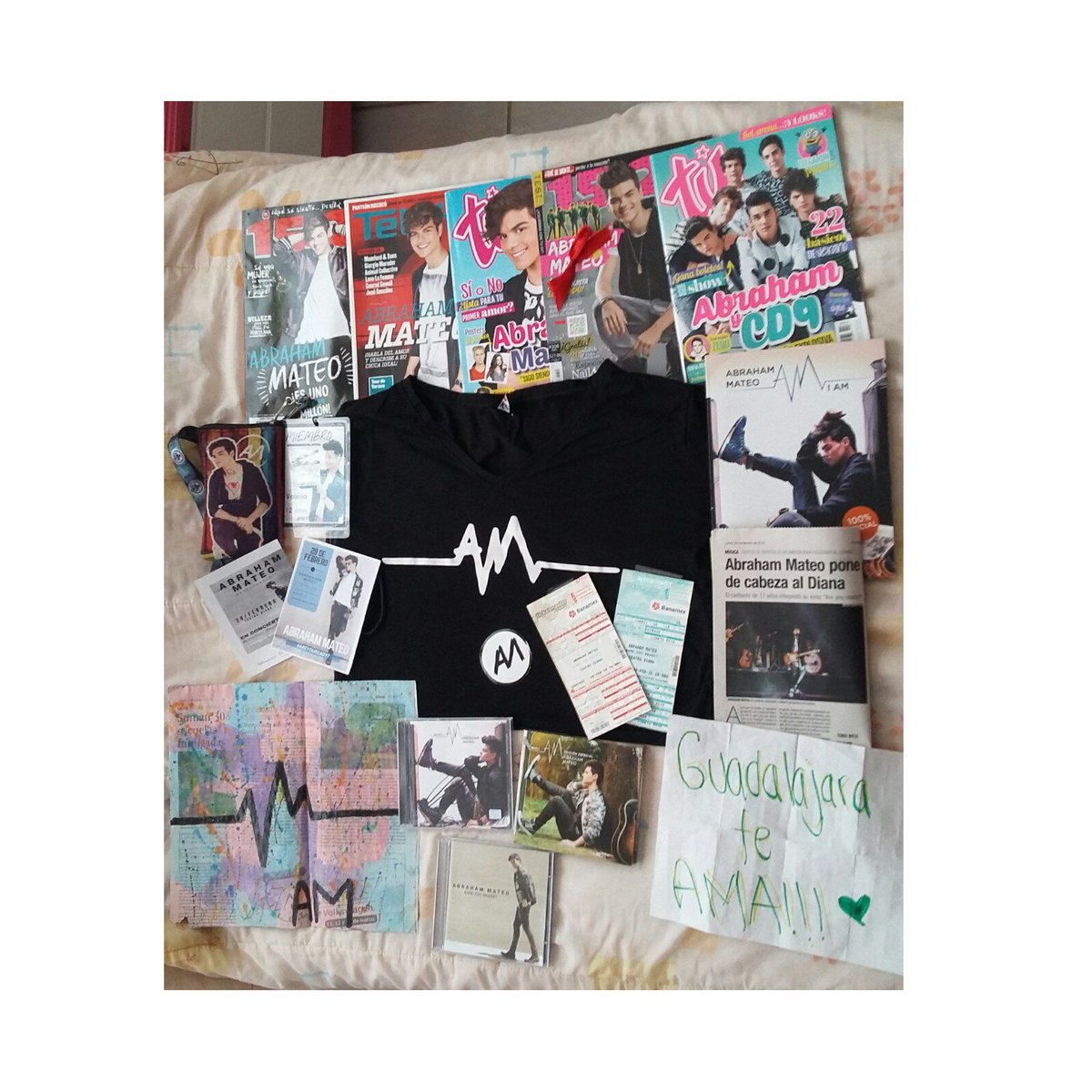 Lost_Moon_Z's tweet image. #GuadalajaraTeExtrañaAM Estos son mis cosas😍 @AbrahamMateoMus @byamc_ habia gorro y collar pero de la emocion bye, bye en concierto GDL🌿😂😍💜