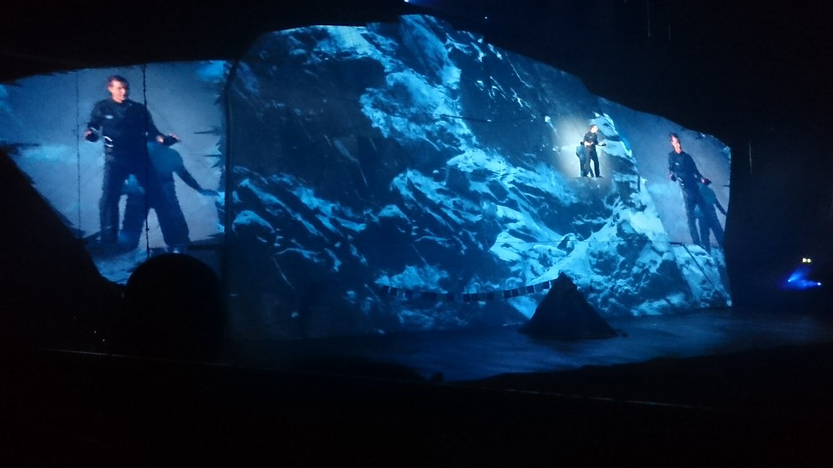 Thank you for an amazing final show in Manchester tonight @beargryllslive  @BearGrylls loved it!!!! Incredible stories
