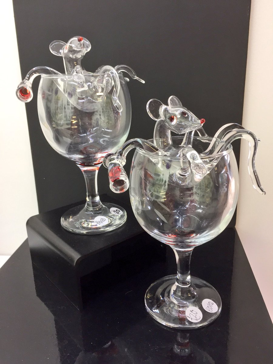 AWorldofLuxury's tweet photo. Had a fab day at @CockingtonC
Very impressed with the glass blowers
May of bought a few #beautiful pieces 😉  https://t.co/EyKku2bdOy https://t.co/c2Ezyhltv7