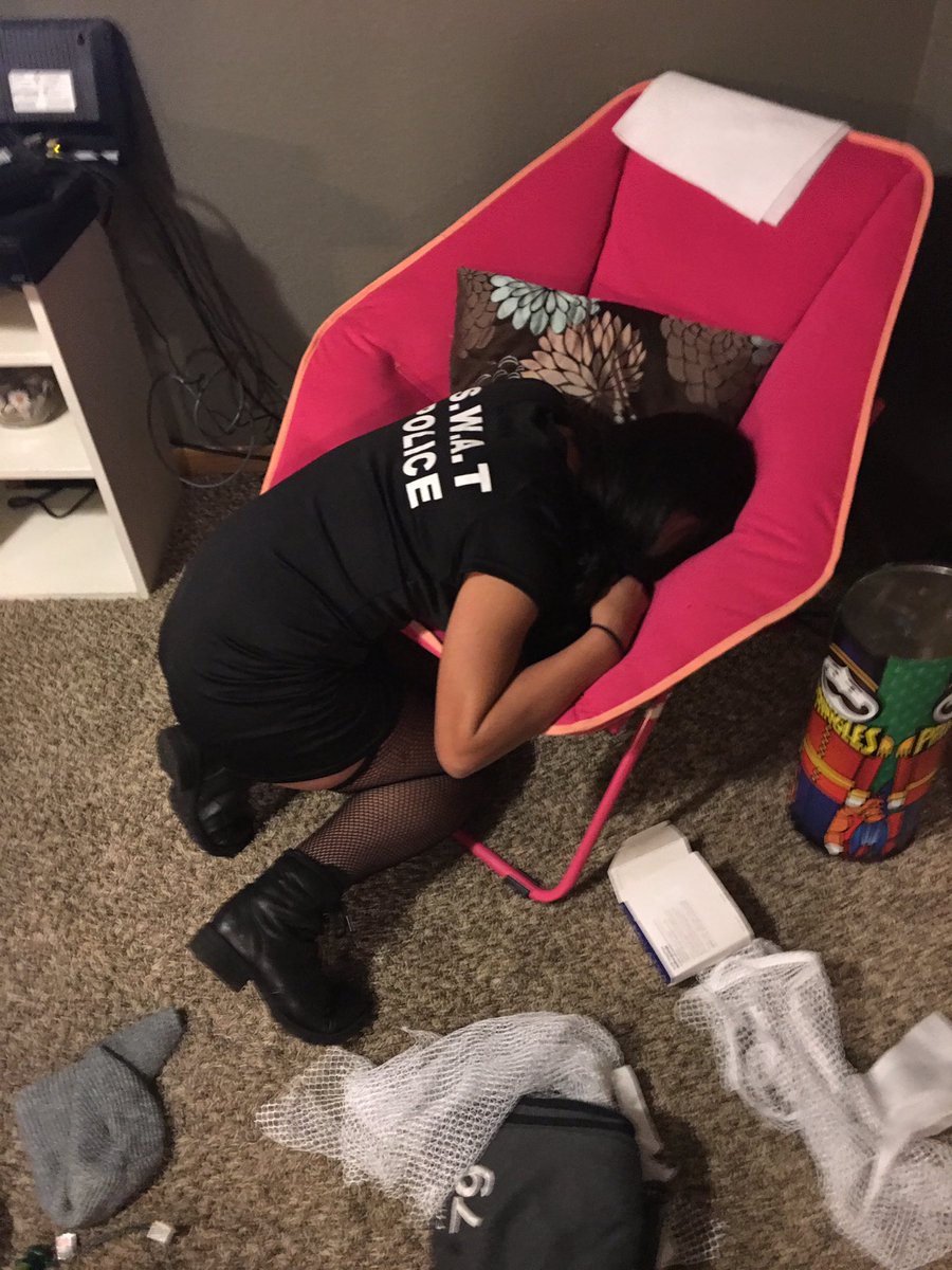 KatoPass0uts's tweet photo. Call in the S.W.A.T team ��🏼 #LooksComfortable https://t.co/TSiiDo2yTt