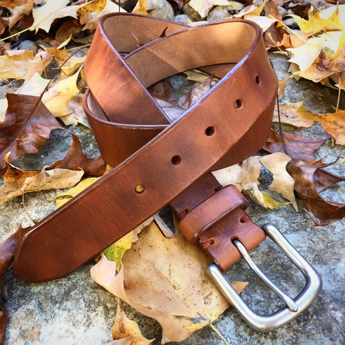 Fall is in the air 🍂🍁🎃 #leathergoods #leather #cincinnati #otr #leathercraft #fallfashion #shopcincinnati #supportlocal mensaccessories