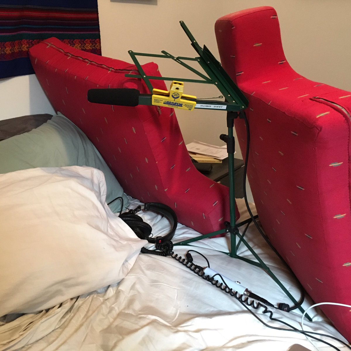 JakeJeromeSmith's tweet image. Who needs a recording studio when you got couch cushions and a chip clip? #notthisguy