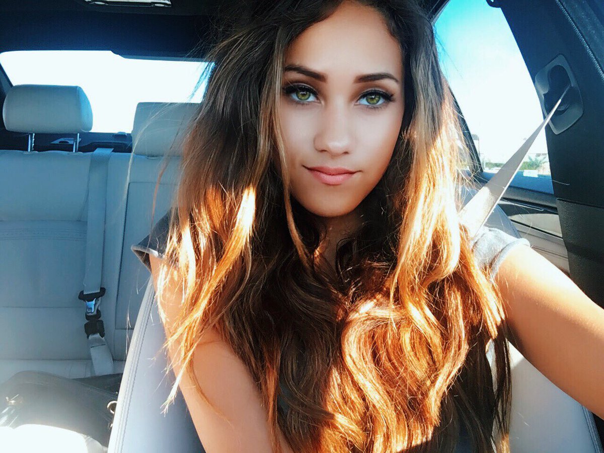 iamskylarsimone's tweet photo. 🍁 https://t.co/nheeYcPcSW