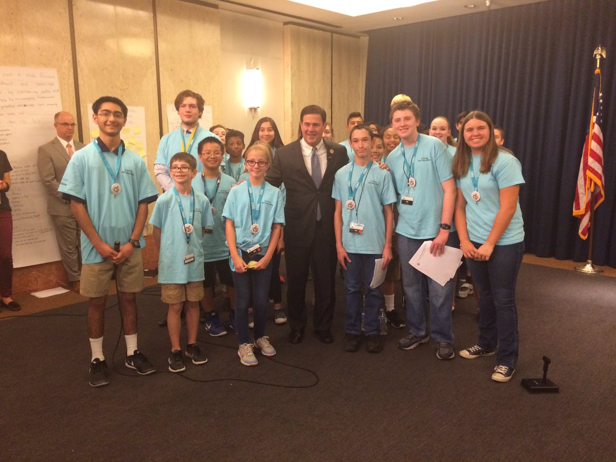 RMHS_STEM's tweet image. Presenting their pitch to the Governor!!