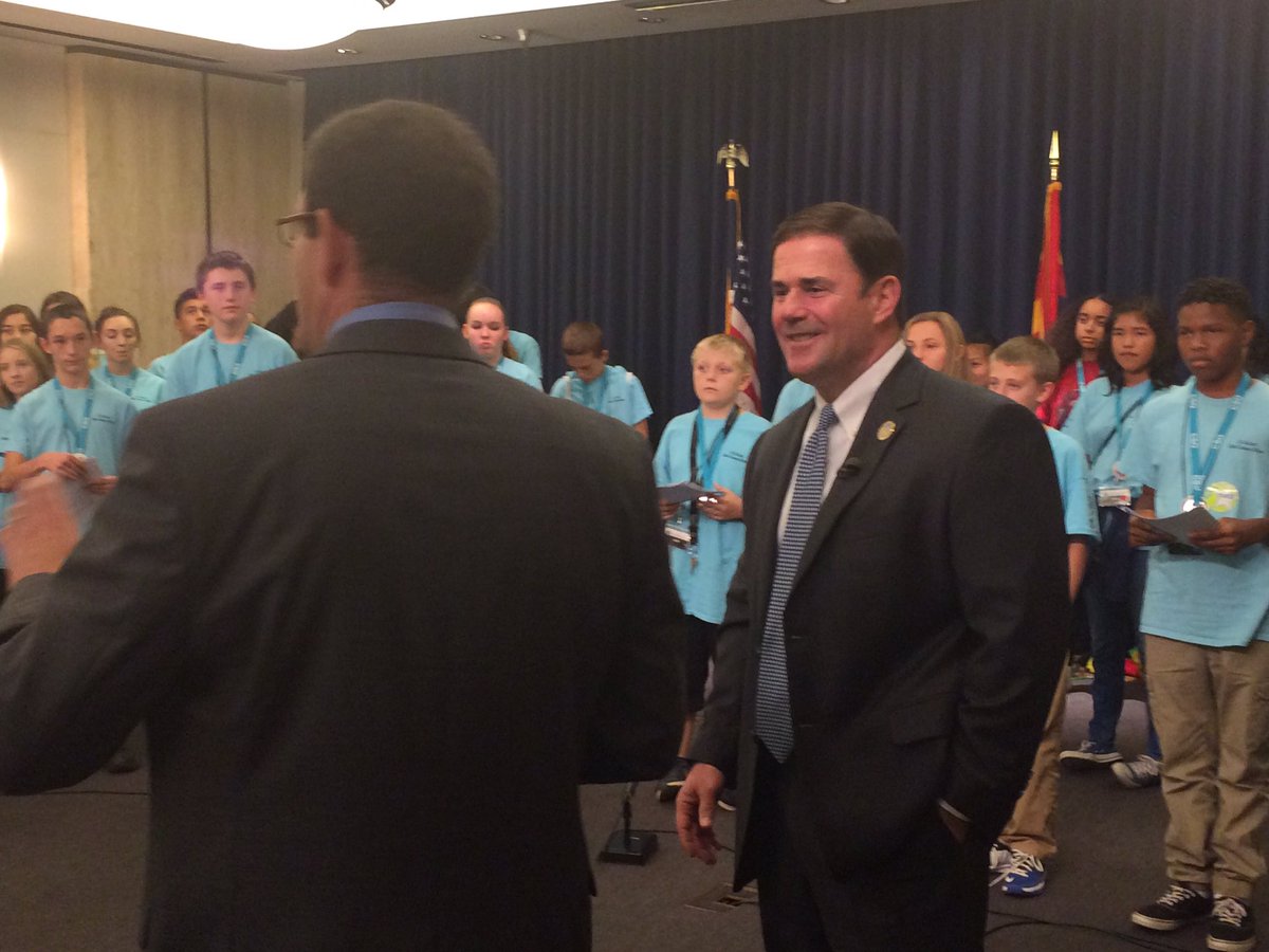 RMHS_STEM's tweet image. Presenting their pitch to the Governor!!