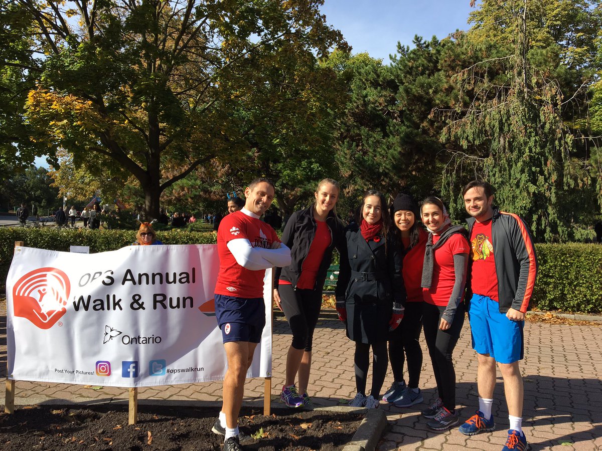 MadelaineMeehan's tweet photo. The "Electronic Health Record Breakers" took flight today at the #OPSWalkRun for #UnitedWay. So much fun! https://t.co/trhbMflXOZ