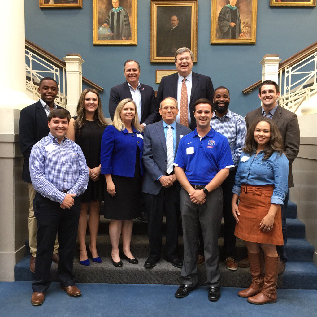 UofMPastPres's tweet photo. Good to see these former student body presidents and vice-presidents back on campus for homecoming. https://t.co/4QdurwrLOe