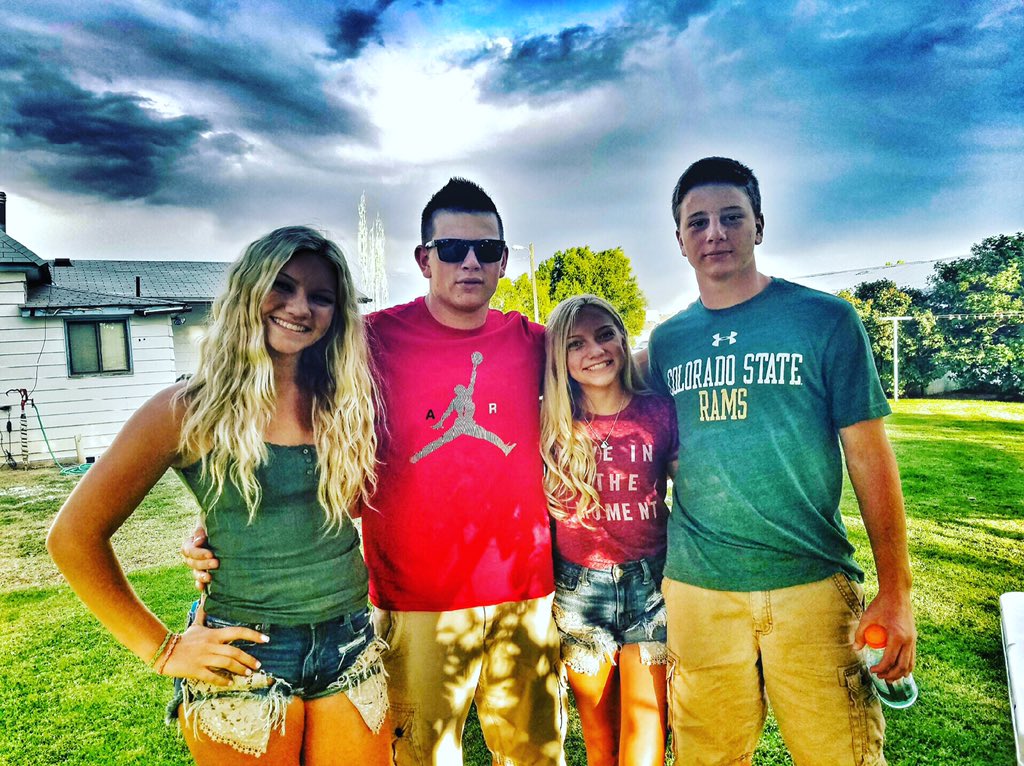 ChaleeRay's tweet photo. Throwback to hanging out in Fruita  #unbiologicalbrothers #sister #fruita #lalaland #grannysbirthday https://t.co/7bmhyp6Vg1