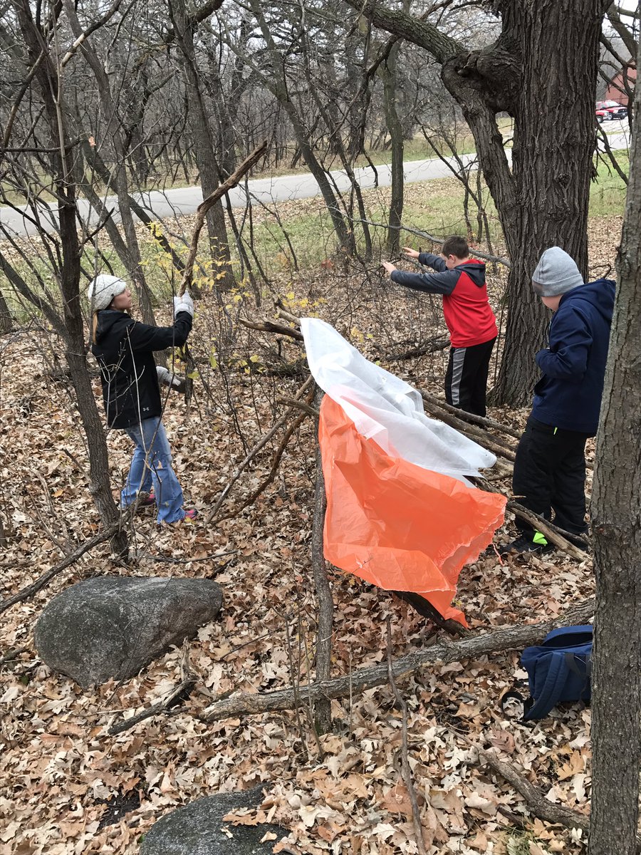 MrsThierysClass's tweet photo. #trailblazeon #turtleriver Hard at work building their shelters! Put them to work in your yards parents!!! https://t.co/FO4CiI1Gw8