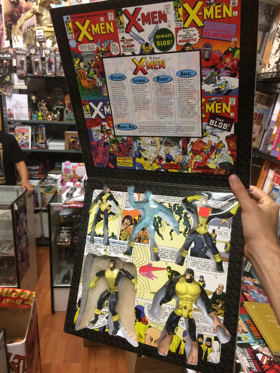ComicsVSToys's tweet image. #MarvelCollectorEditions set of the #OriginalXMen on our shelves!