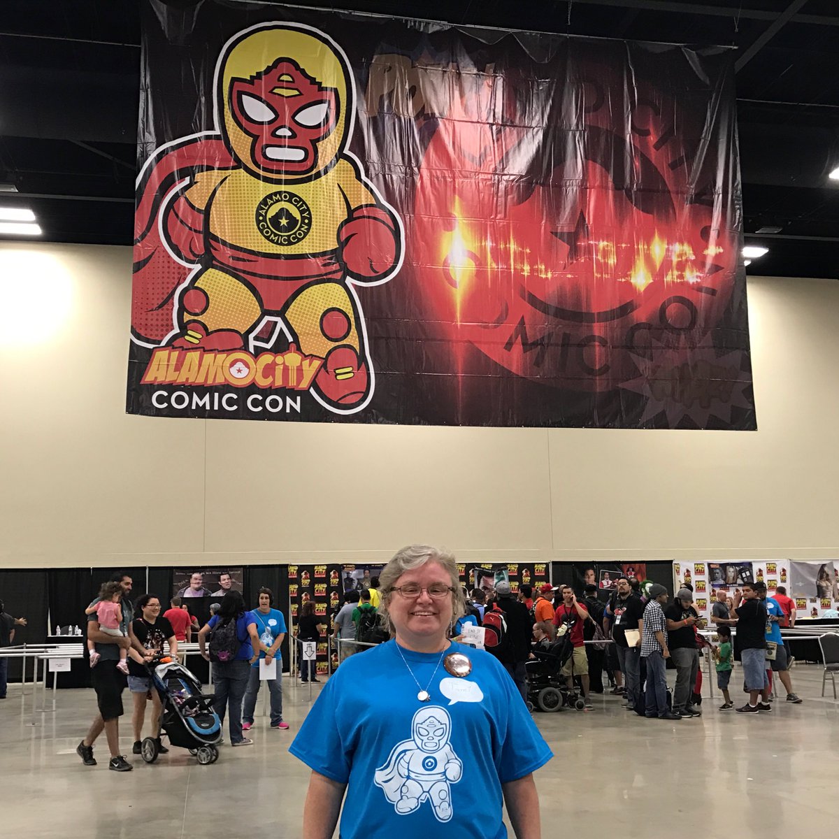 TheCaskett's tweet photo. Another year of volunteering at @alamocitycon. #TheGeekLife https://t.co/SFzVuCzQS0