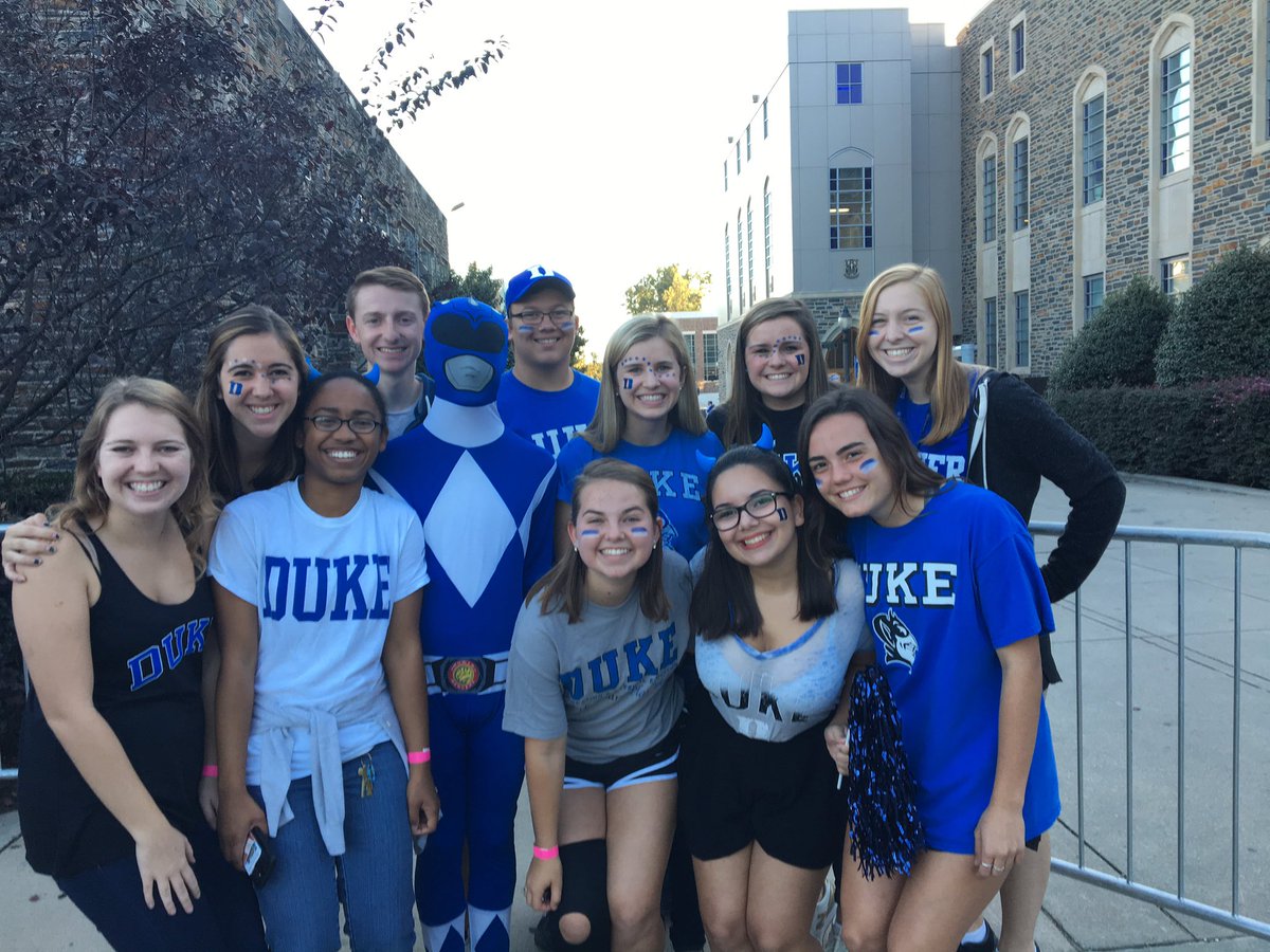 rachelbabs3's tweet photo. First time in Cameron seen from the first row!! https://t.co/3TcYRO710B