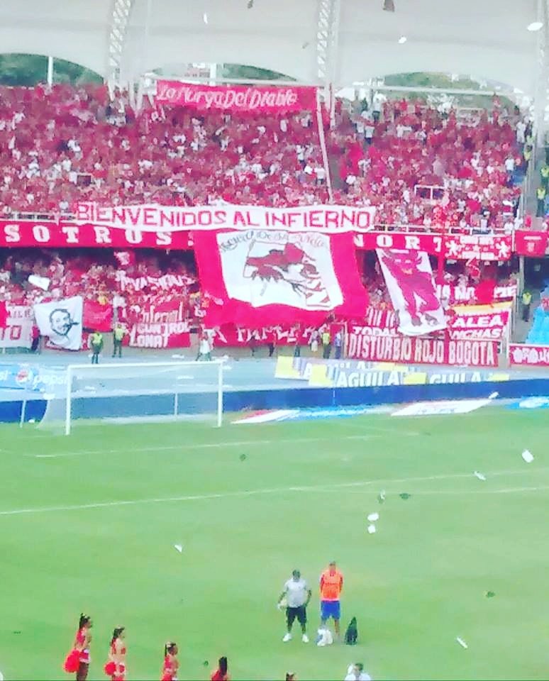 Americaenlared's tweet photo. Este Martes las barras de Norte, Oriental y Occidental preparan una gran salida para @AmericadeCali imperdible, una fiesta! ⚽😍 https://t.co/BJMKHkzYch