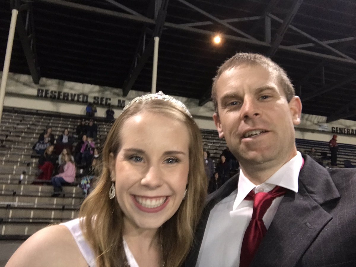 MCMayben's tweet photo. Homecoming princess 2016 https://t.co/tG3zFF3Gep