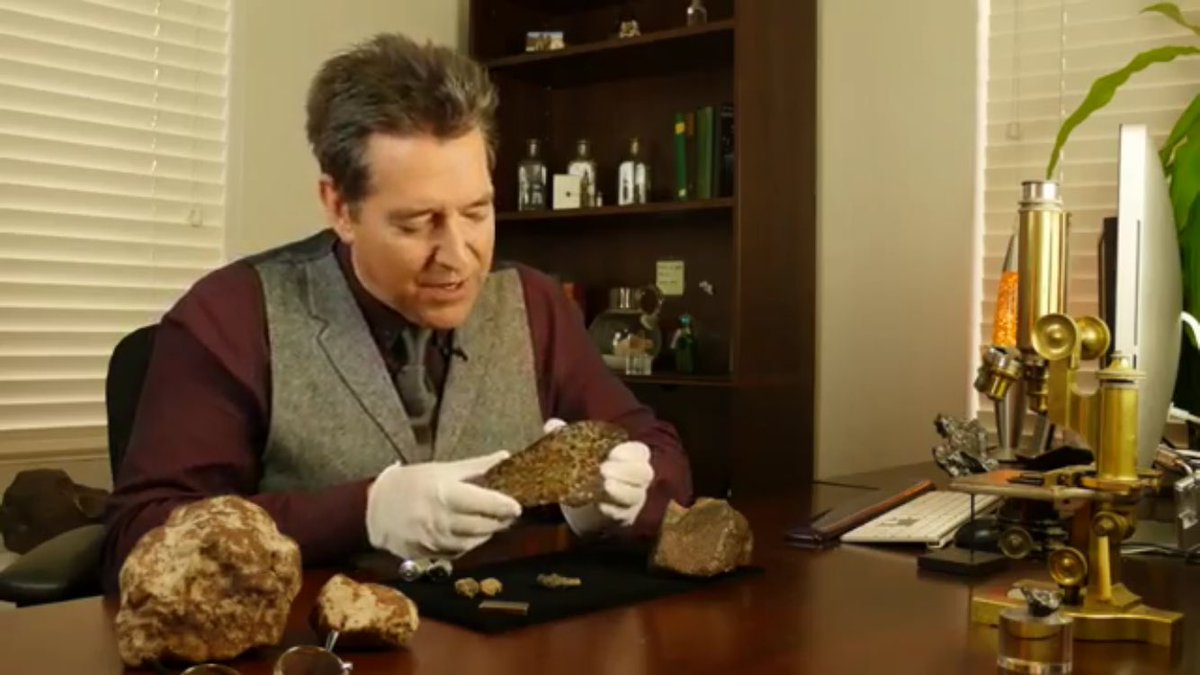 AntGill77's tweet photo. Another superb episode of @MeteoriteMinute with @geoffnotkin and a special mention to @hellospacething #MeteoriteMinute https://t.co/b7SnlAIohw