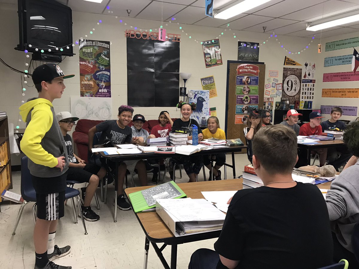 thisgirlbrimass's tweet photo. Pre-AP had a pretty heated debate over Prometheus! Heroes vs. Tricksters. Heroes came out on top! 🔥🔥🔥 #frenshare #FMSELAR @FrenshipMS https://t.co/osv5PYaQZl