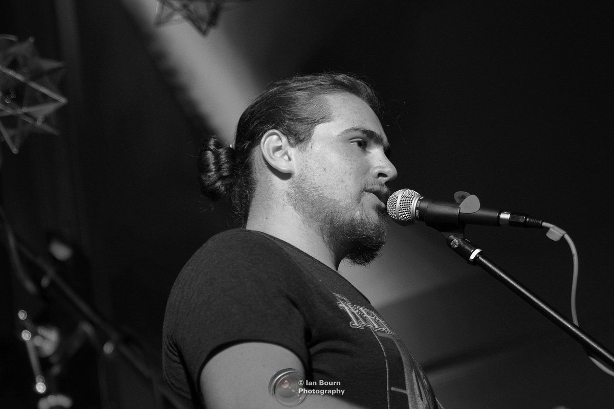 scenesussex's tweet photo. #Hove nite of music. Great job @TheRailwayInnPS @MarkStack4 tonight 3 great bands #keepmusiclive brilliant set #OutlawState https://t.co/v7HOIG5eD8