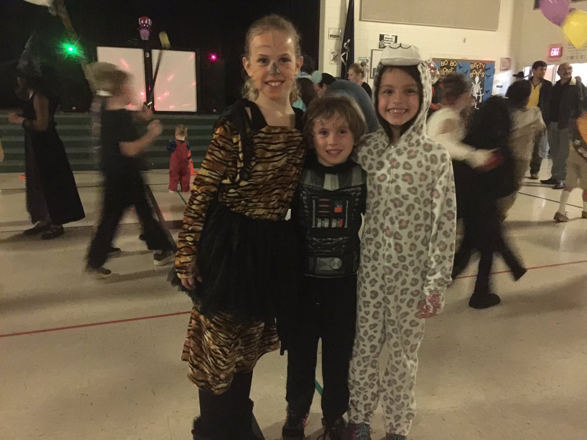 bweltens's tweet photo. @DtesPta Dominion Trail ES Monster Mash 2016 https://t.co/paOOro4JZF