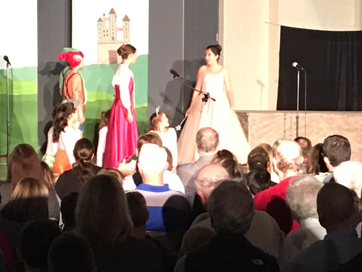 OlsonTom11's tweet image. Thanks Mrs. Anderson, Mrs. Brewer and Students for "Cinderella!"  The show is awesome!
#livewithLIGHT