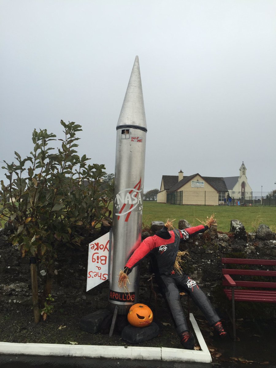easkeyscarecrow's tweet photo. It's all silly spooky stuff in Easkey this week https://t.co/DCWjq5CE6M