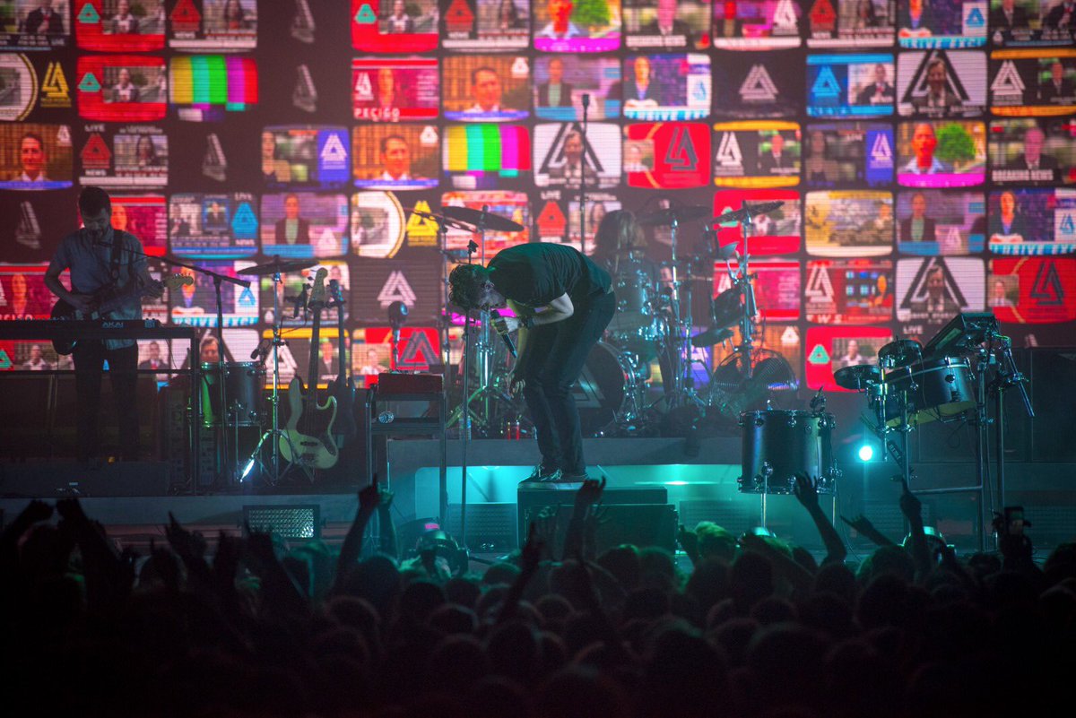bastille's tweet photo. Awesome crowd in Bournemouth tonight. Thanks for a brilliant 1st night of tour. Hope you lot had fun. https://t.co/UgaK23lAXR