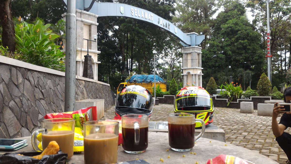 Selamat pagi jangan lupa ngopi biar ganteng 😊