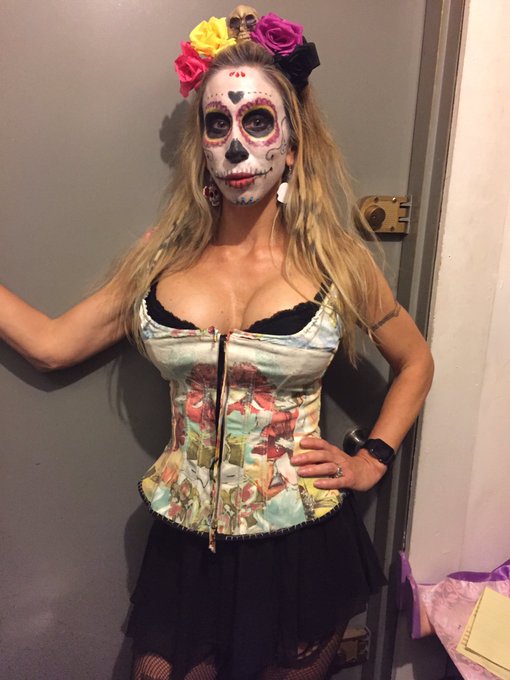 Day it the dead https://t.co/3TNJA6OpEd