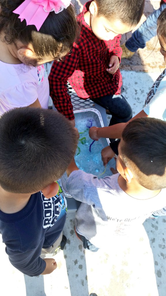 TereRuizz's tweet photo. #FunLearningFriday: matter using bubbles during spacemaker @MahaffeyKISD with @jameson_kasi & @lkelley34 We had a great time! #prekmahaffey https://t.co/33ynb8K9Xp