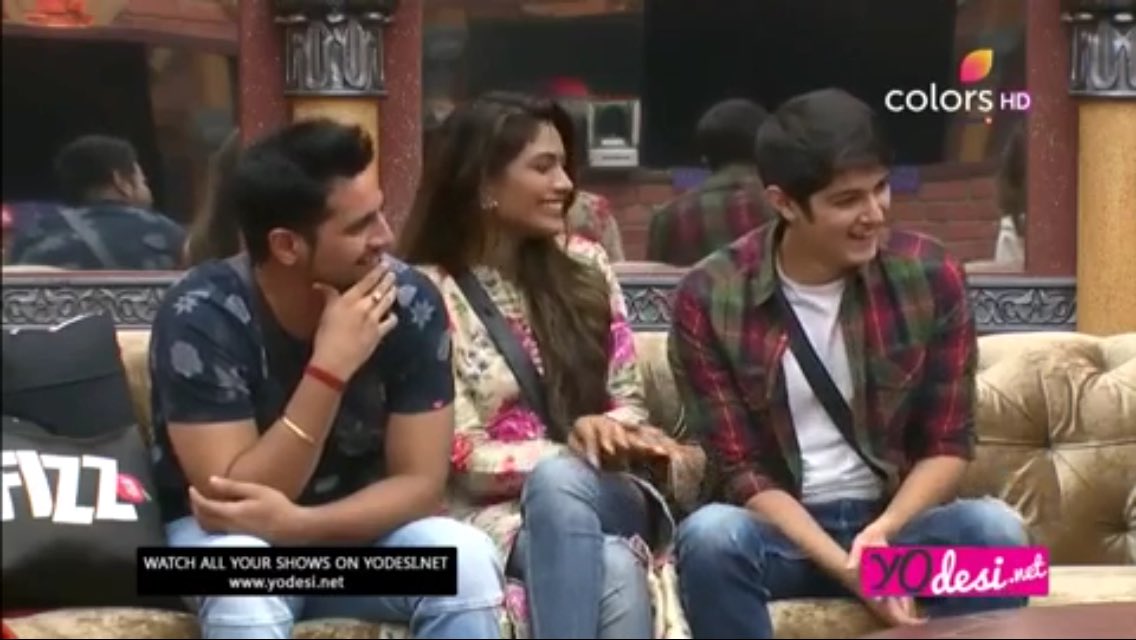 rohan_lopa's tweet photo. #Karan,#Lopa,#Rohan ❤️😘😍😄 #BB10 #28Oct2016 @BiggBoss @ColorsTV @rohan4747 @TheKhabari https://t.co/edFtwflZ2q
