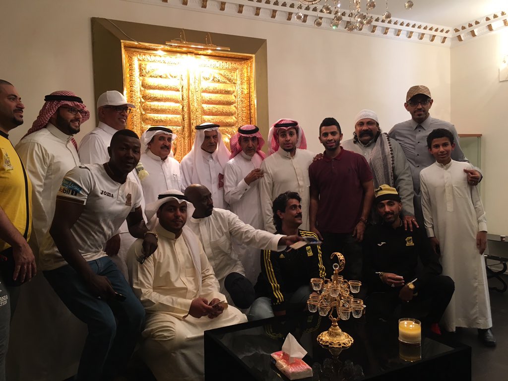 alaa_saeed88's tweet photo. الحمدلله .. انتهت تغطيتي التي كانت لمدة " اسبوع " مع #الاتحاد خارج " جدة " بالفوز على "الباطن" في حفر الباطن .. وامام الهلال في "الرياض"

💛💛 https://t.co/nJUlGkQLOO