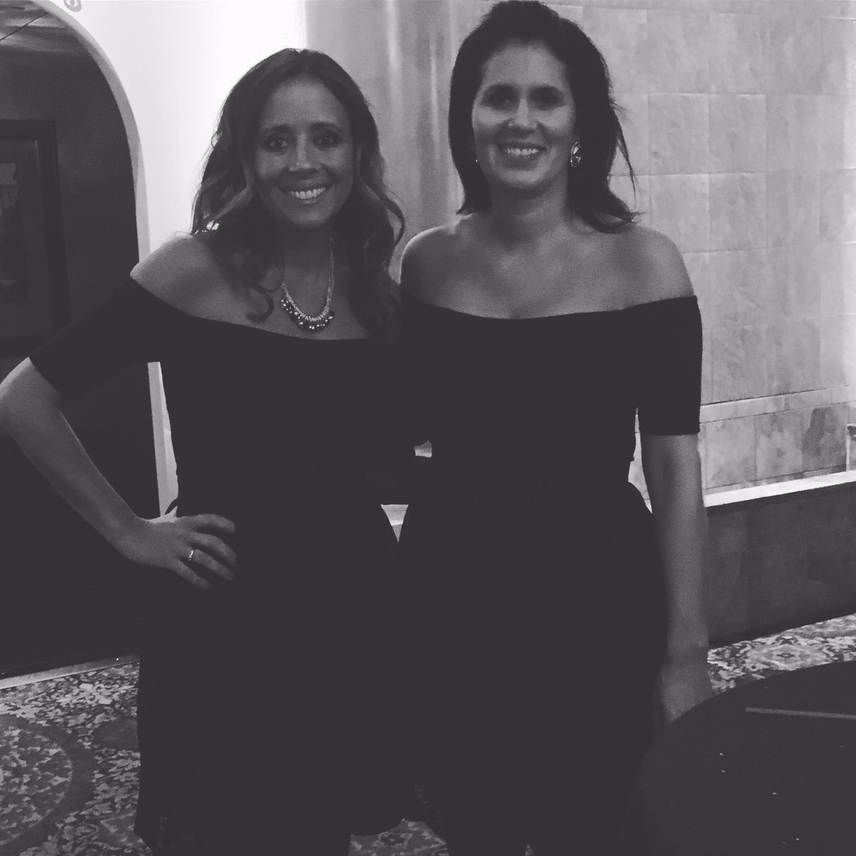 KerriKerdog's tweet photo. Twins at the BASH #ARVFBash16 https://t.co/DAHpmXYfEo