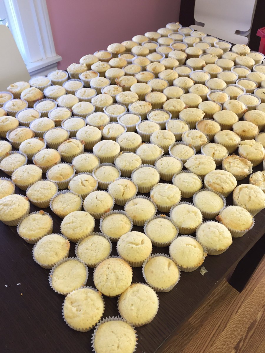 This is what 25c flour, 20 eggs, 3.5lbs of butter, 3l buttermilk, 2 bags of sugar, 50ml vanilla looks like. <a href="/niagarayouth/">Chris</a> #UCCan