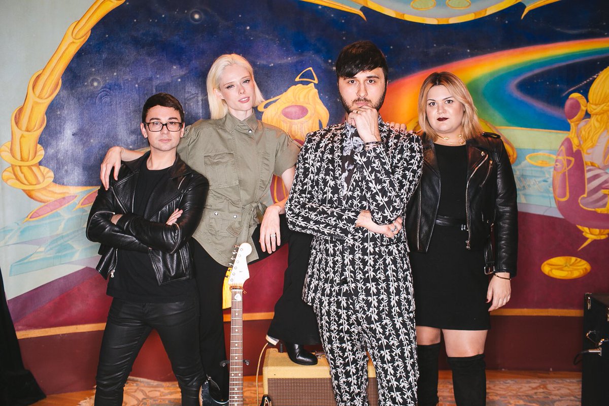 CSiriano's tweet photo. Last night just hanging out with these cool people at #electricladystudio celebrating my love @bradwalsh new album #SixInfinite! https://t.co/p6h4diV783