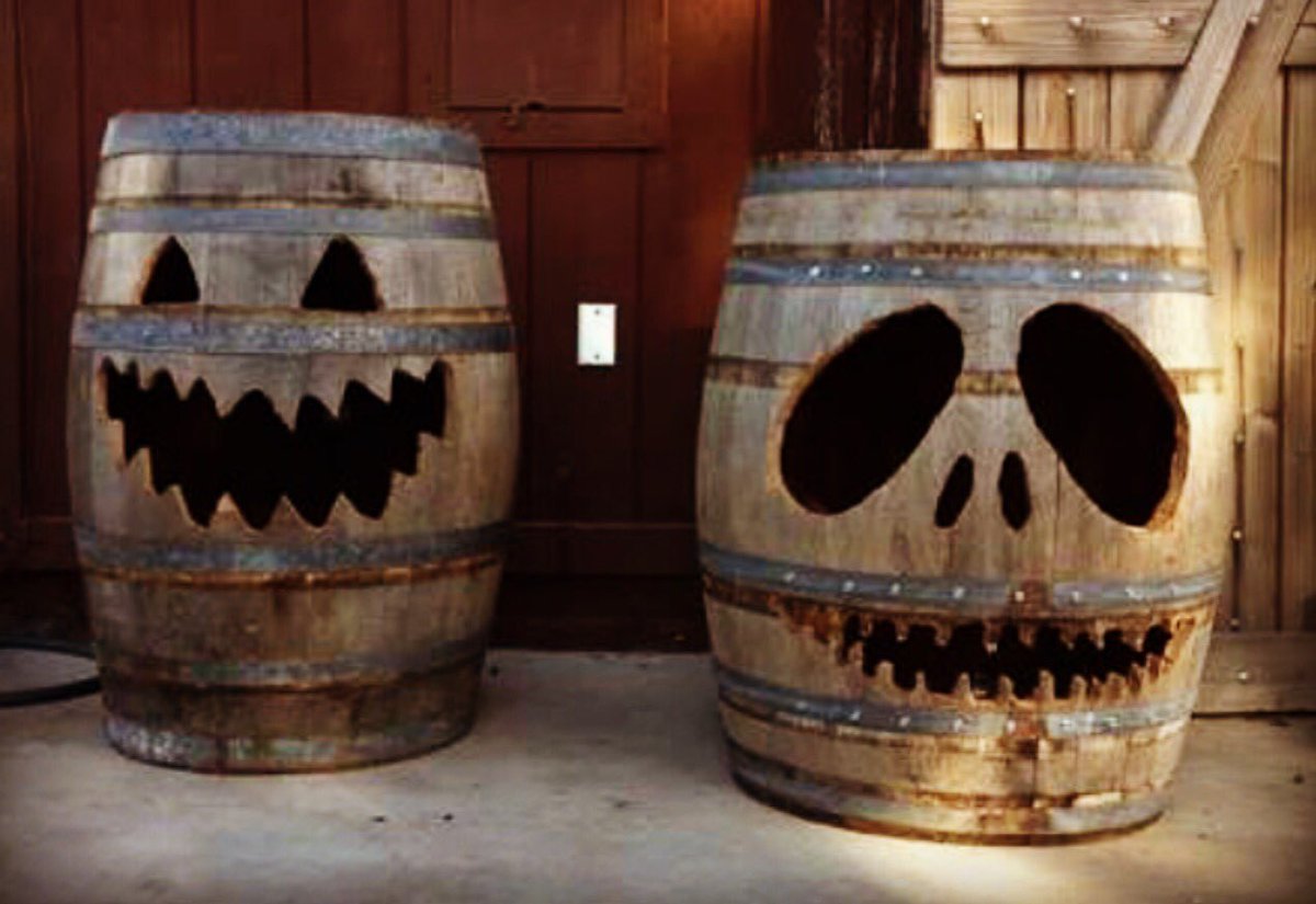 With #Halloween just around the corner ... #wine <a href="/winewankers/">The Wine Wankers 🍾🤛🎉🥂</a> <a href="/tinastullracing/">Tina</a> <a href="/MacCocktail/">MacCocktail (@MacCocktail.bsky.social)</a> <a href="/JMiquelWine/">Julien Miquel #Wine</a> <a href="/LoriMoreno/">#InfluencerMarketing Host</a> <a href="/amylieberfarb/">Amy Lieberfarb</a>