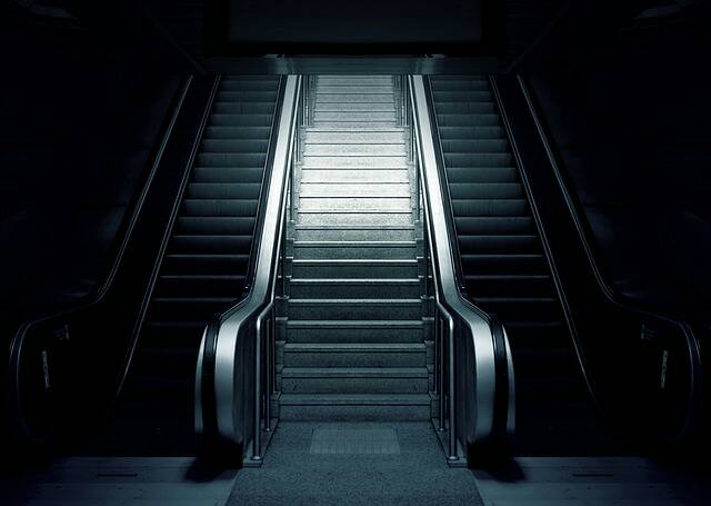 ChrstnWmenatWrk's tweet photo. Lord, remind me to be careful on my path at work, and not to rush my steps in anyway which would lead me into danger or harm. #prayeratwork https://t.co/Y3grer5mFH