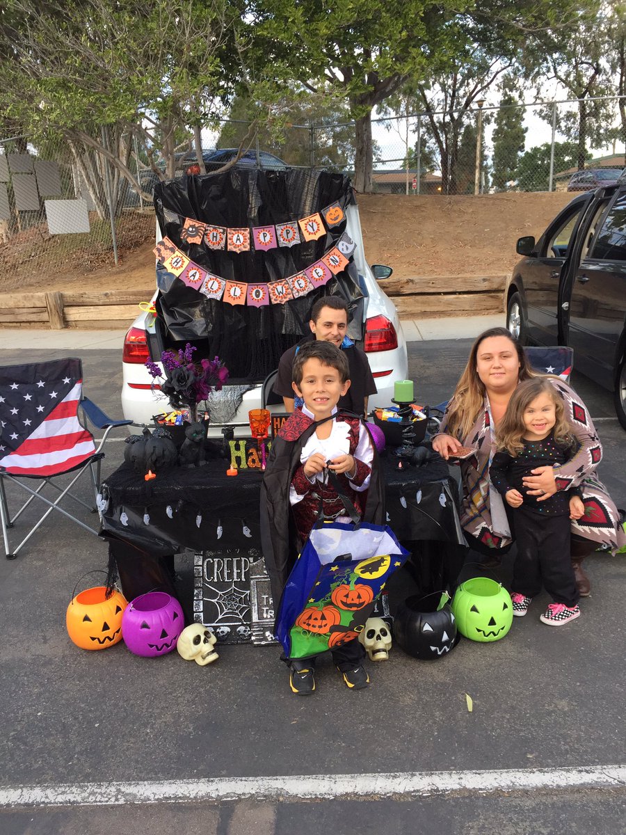 PencePTA's tweet photo. First Annual Trunk-or-Treat ! https://t.co/ONOTs3bAbf