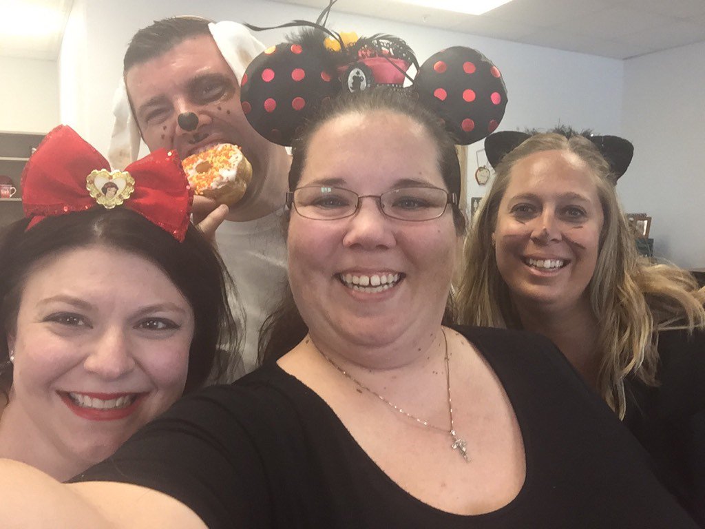 jcamps78's tweet photo. #WeAreManatee #storybookcharacterday @JConleyLKK @Bashful1881 @ManateeElem https://t.co/Mw794T2Crd