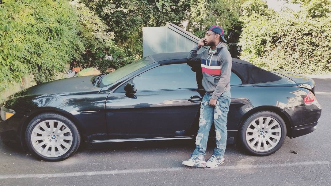 _kinggdeniro's tweet photo. Bro you should see the faces when I get out this shit. Naa I guess they thought I was some type of business man. I'm jus getting pizza 🤗😂😂 https://t.co/QAcuW1JFGj