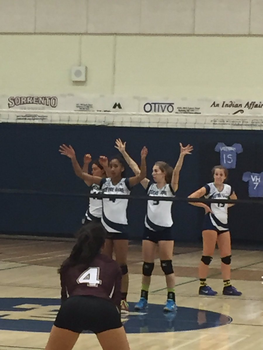 JonTagulao's tweet photo. 1-1 LFA vs ND #bcvballcatholics @NDJugglers https://t.co/PNiZuakXIP