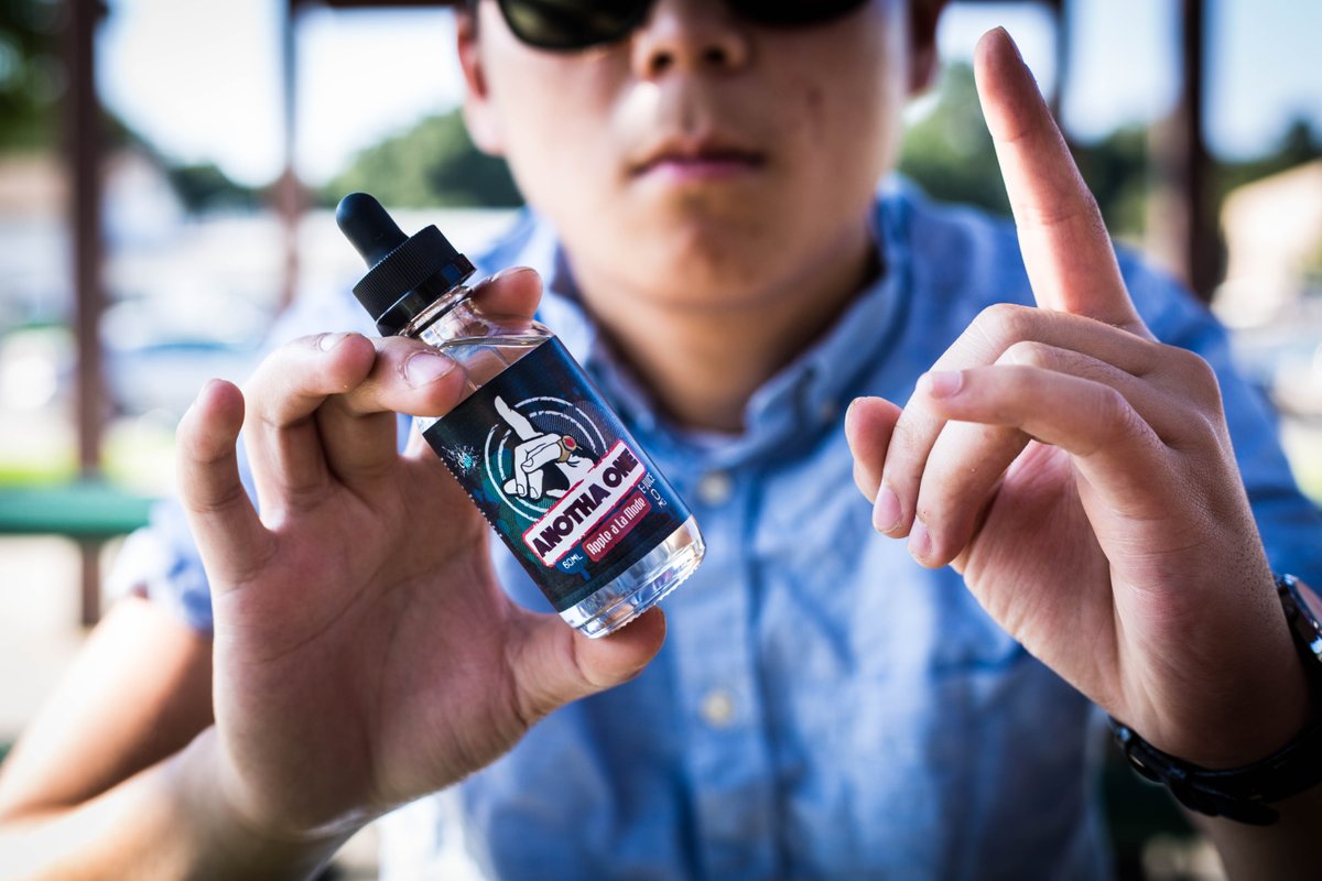 AnothaOneEJuice's tweet photo. Happy Friday! No better way to start it off than with a bottle of Anotha One! https://t.co/RYPX0WE263