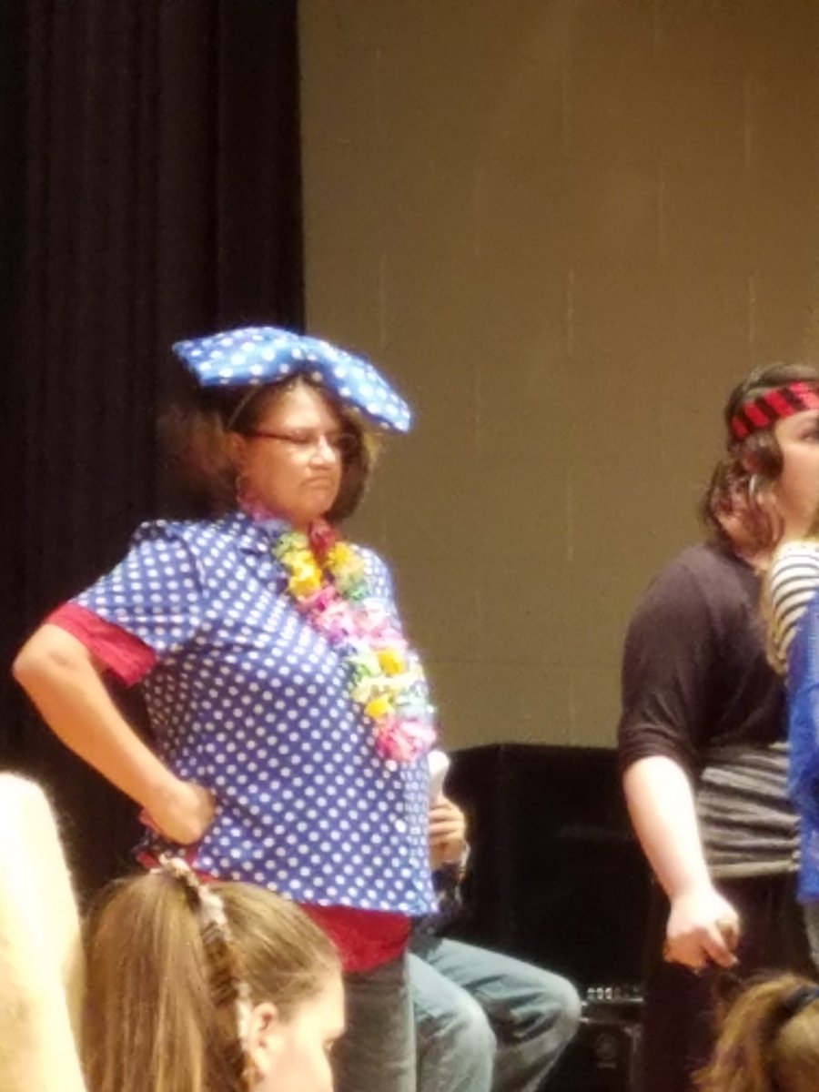 Malissa53's tweet photo. The play was amazing.  Our theater teachers rock. #wchowlout https://t.co/cyRQwfjz41