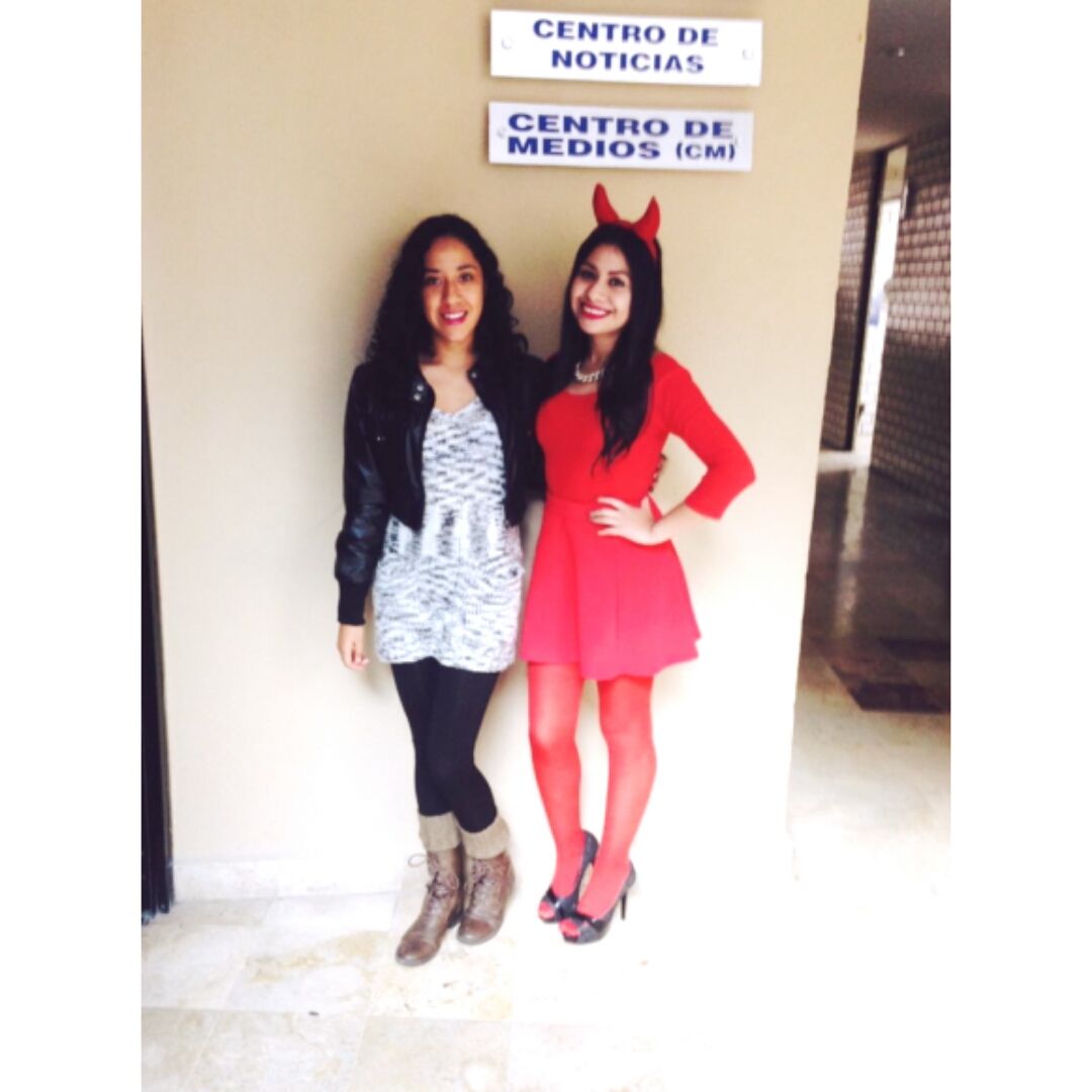 Angiedebo's tweet photo. 😘👭😍 https://t.co/7lh6aBPljL