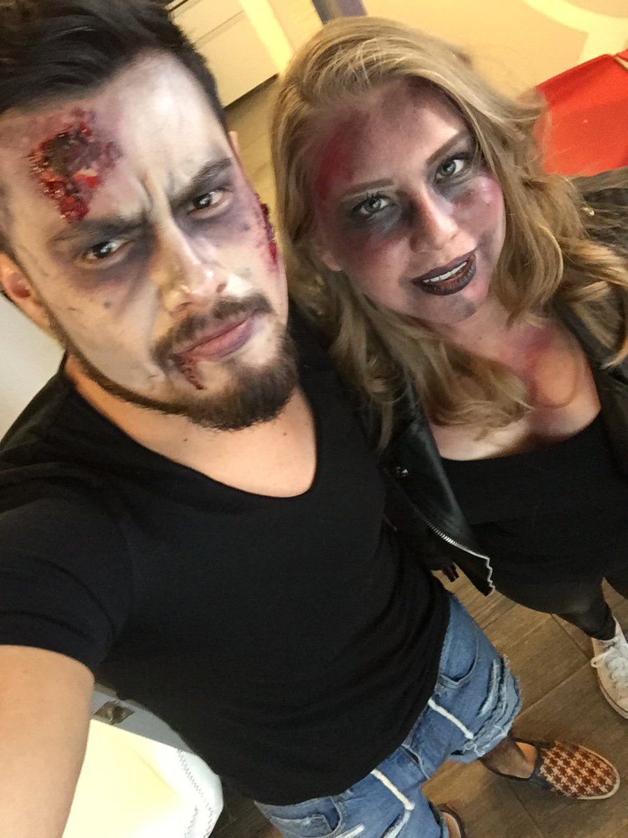iMrDramas's tweet photo. Así el #Halloween hoy en la agencia #Socialanders https://t.co/P9jpILmrST