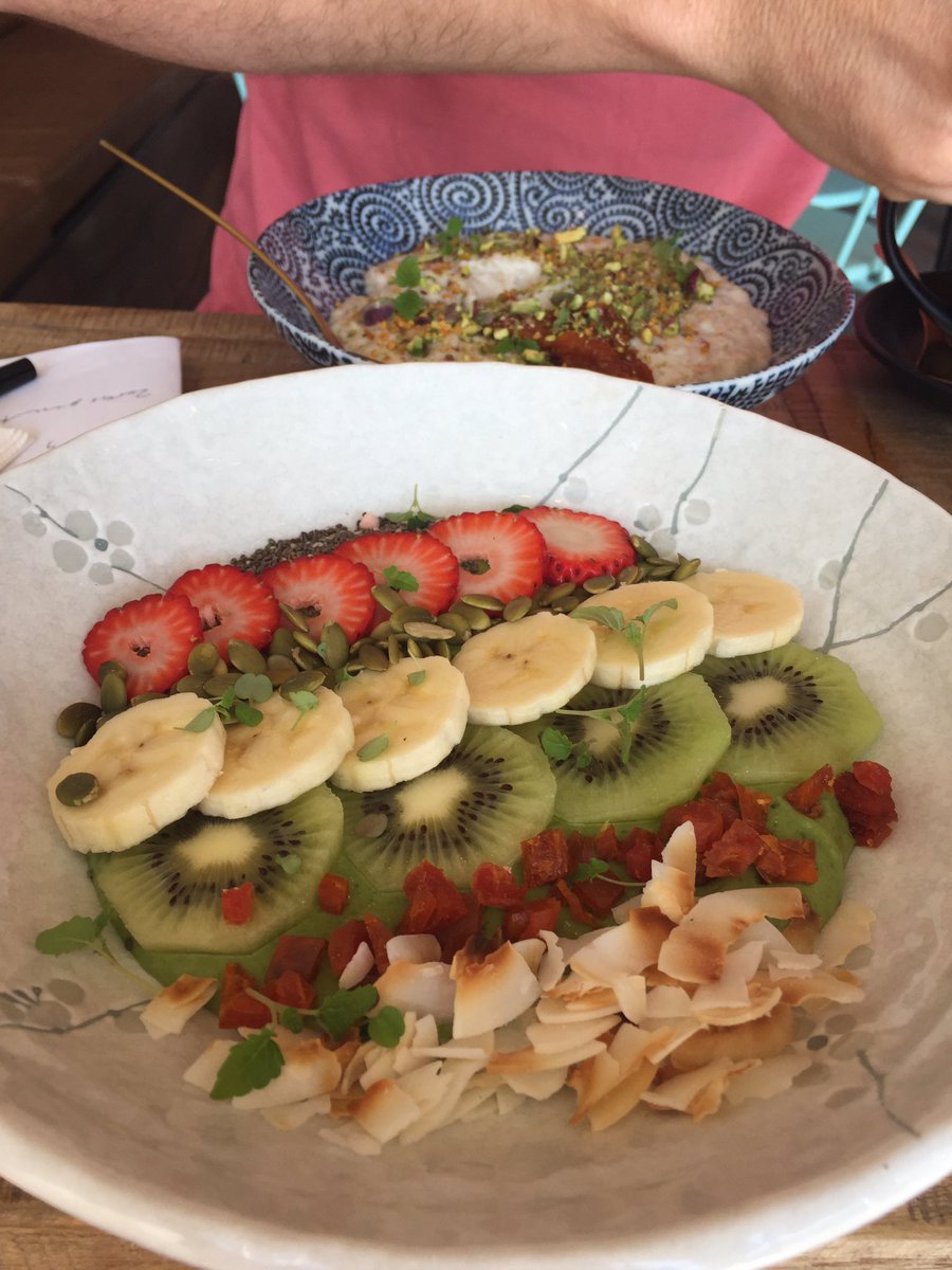 Edwinaclaire1's tweet photo. Saturday morning breakfast date with @JulianMcLaren2 ☕️🍵🍓 #carlo'scafe #yummo https://t.co/lLs6PrStV7