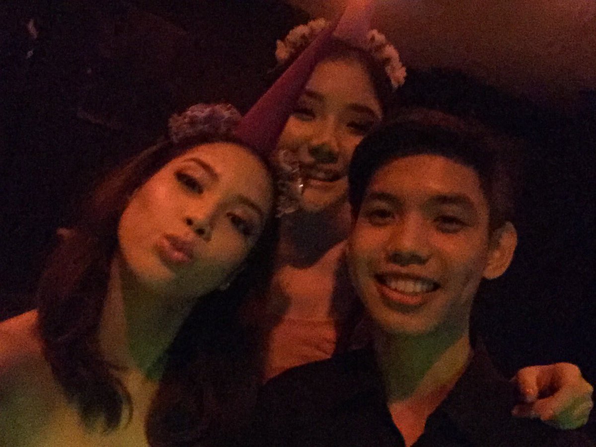 SheIsMcCartney's tweet photo. 🕸🎃 TY FRIENDS FOR LAST NIGHT T'WAS FUN 🎃🕸 @BKsuperllama @jaynardtan @Sancheeeeese @MAUextraRICE @ItsVseason 

#Mayhem2016 #ChaseTheIllusion https://t.co/tVz7Trg6NG