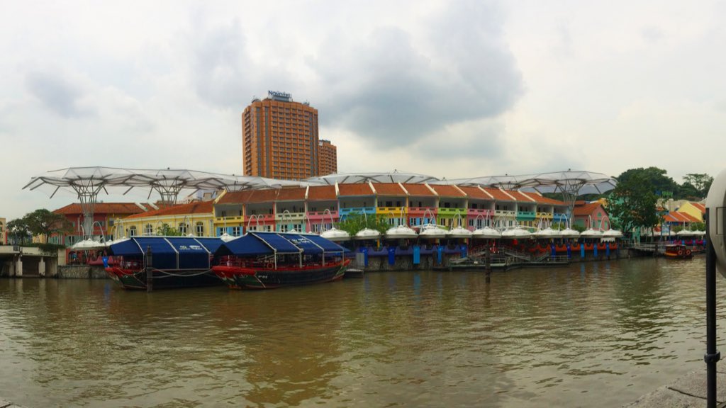 angeli_alba's tweet photo. A quick walk around #ClarkeQuay after #APCS16. What a neighborhood. https://t.co/LOYNO3MZfj