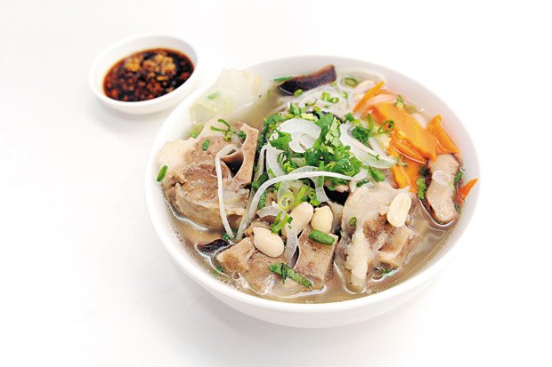 DiningOutHawaii's tweet photo. Slurp It Up at #Junpuu &amp; Fairwood Drive Inn &amp; Pho 27 Cafe | https://t.co/gga8KNQJh4 https://t.co/lUFykf7iHL