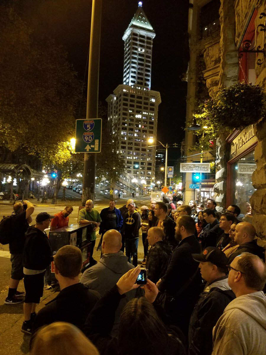 kleegeek's tweet image. incredible turnout for the #seattleunderground tour #sqlsummit