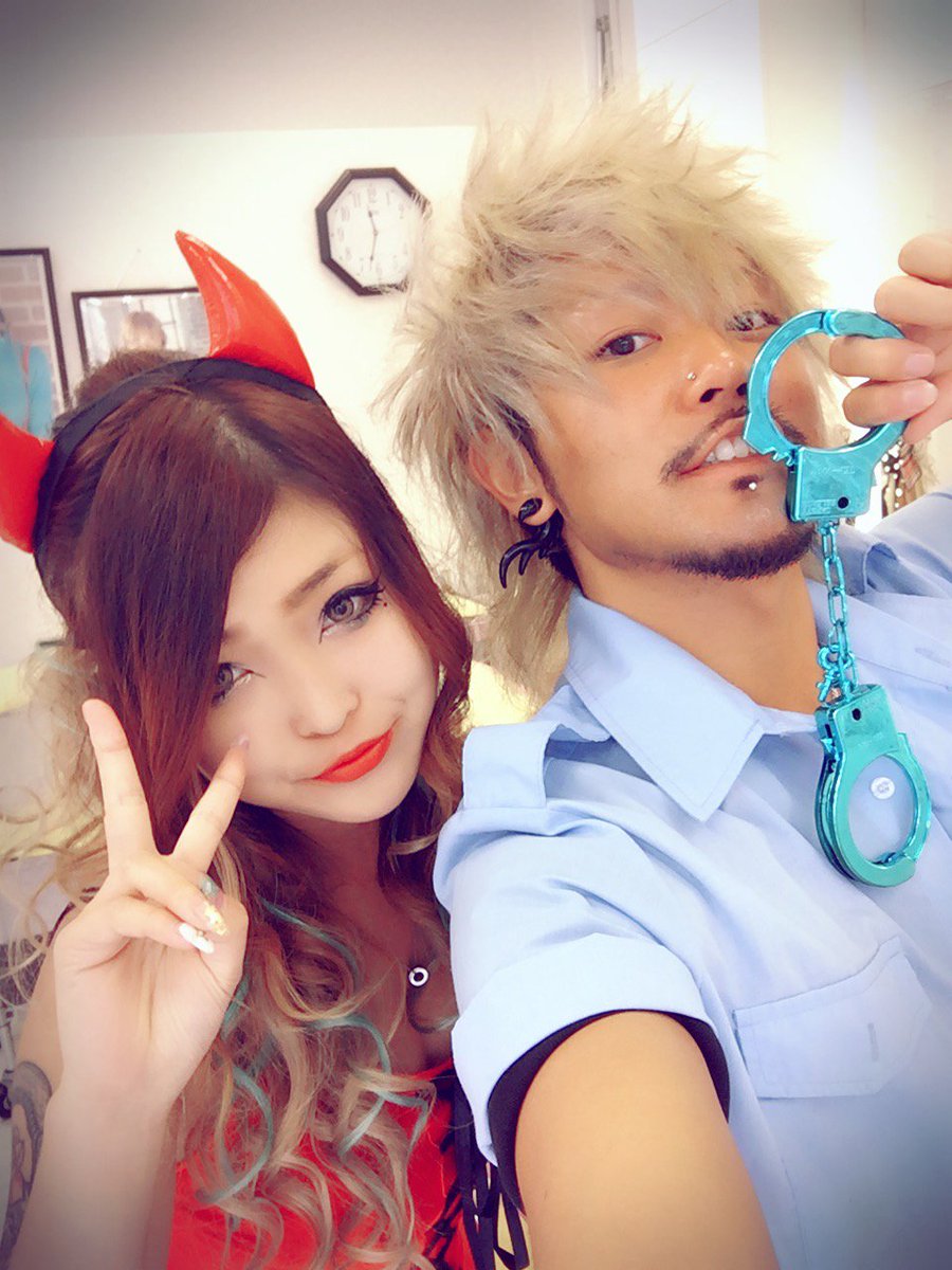 ট ইট র エクステ専門店あるじゃんすーさいたま店 大宮 おはようございます 本日は コスプレ でお待ちしてますよー ハロウィン 前に エクステ ヘアセット して 一緒にお写真撮りませんか ノwノ くまさんは ポリス 私は 小悪魔 です W くま ট ইট র エクステ専門店あるじゃんすーさいたま店 大宮 おはようございます 本日は コスプレ でお待ちしてますよー ハロウィン 前に エクステ ヘアセット して 一緒にお写真撮りませんか ノwノ くまさんは ポリス 私は 小悪魔 です W くま