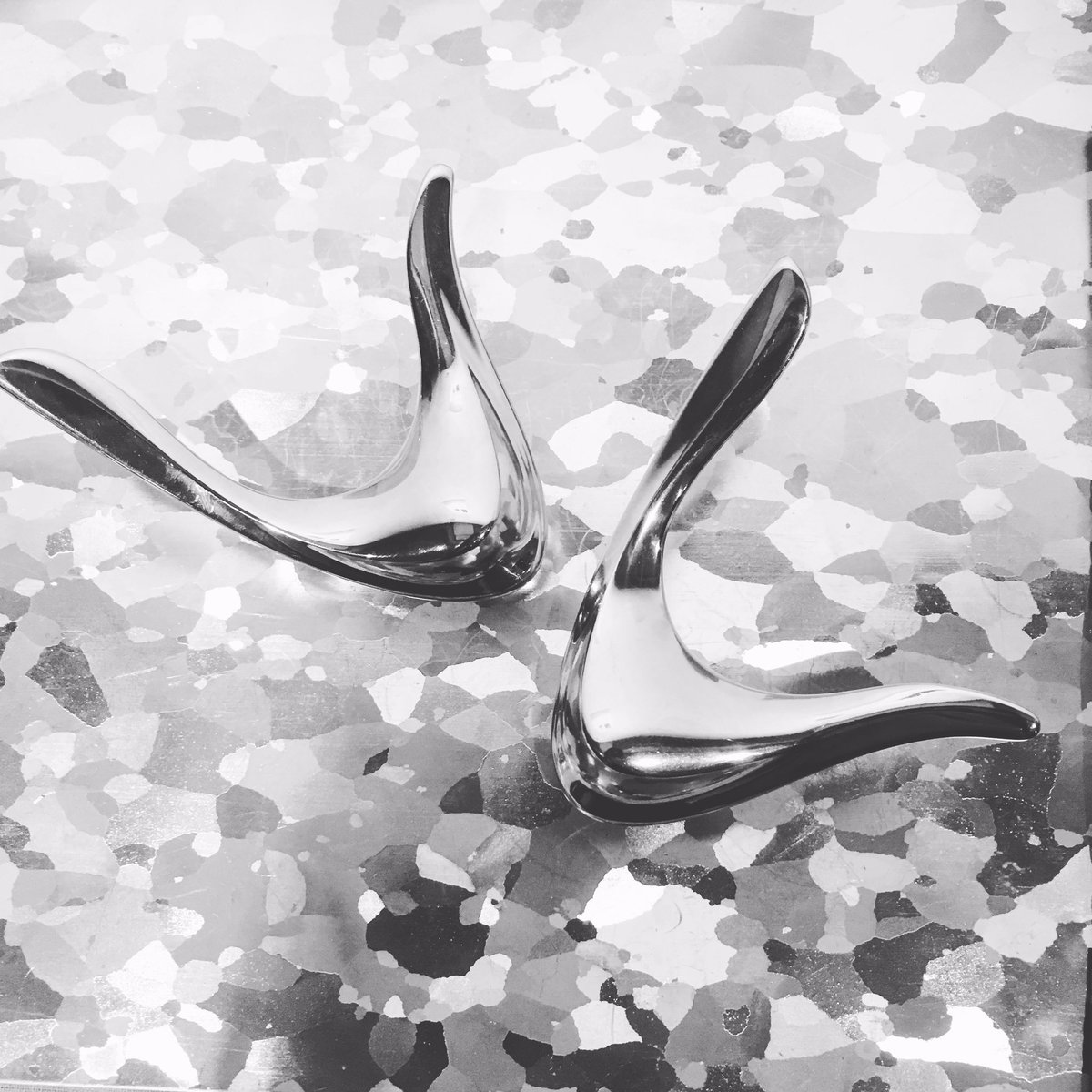 nathabeautybook's tweet photo. 日本が誇る技術とデザインが融合したマッサージツール 。首のコリや太もものセルライトにもグイグイ入るのでイタキモチイイ♡
#nagaeplus #collinette #massagetool #diet #beauty #ナガエプリュス #美容 #マッサージ #ダイエット #コリ https://t.co/DvybtjRbfU